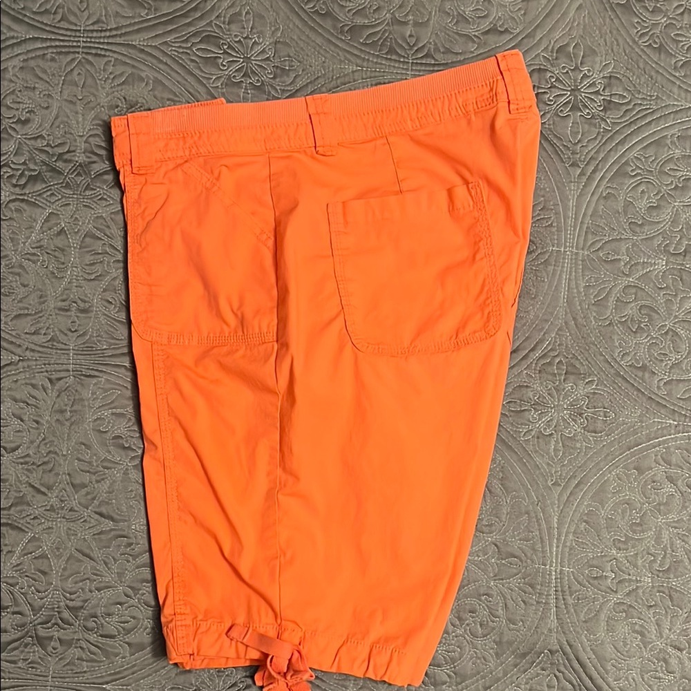NWOT Women’s Cargo Shorts